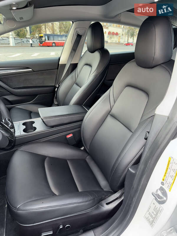 Седан Tesla Model 3 2022 в Харкові