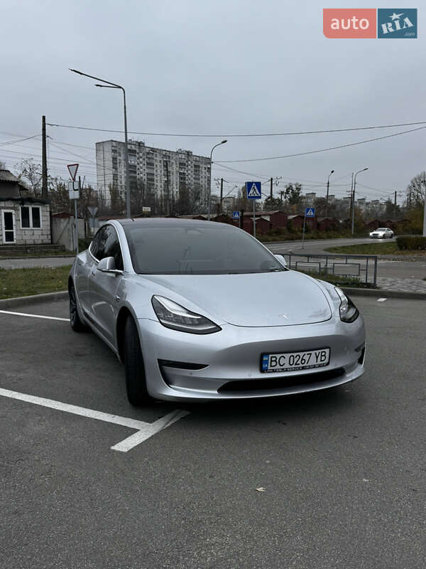 Седан Tesla Model 3 2018 в Киеве