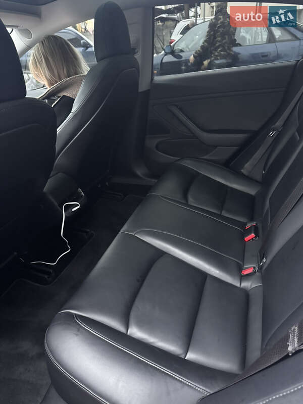 Седан Tesla Model 3 2018 в Киеве