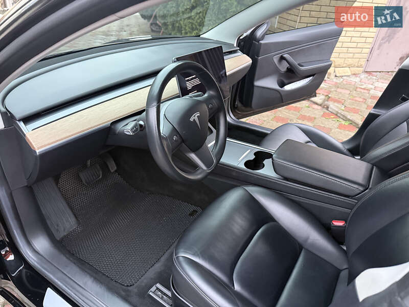 Седан Tesla Model 3 2018 в Харькове