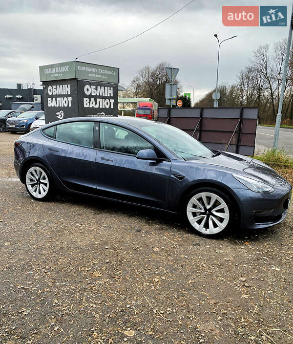 Седан Tesla Model 3 2022 в Калуше