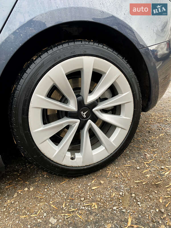 Седан Tesla Model 3 2022 в Калуше