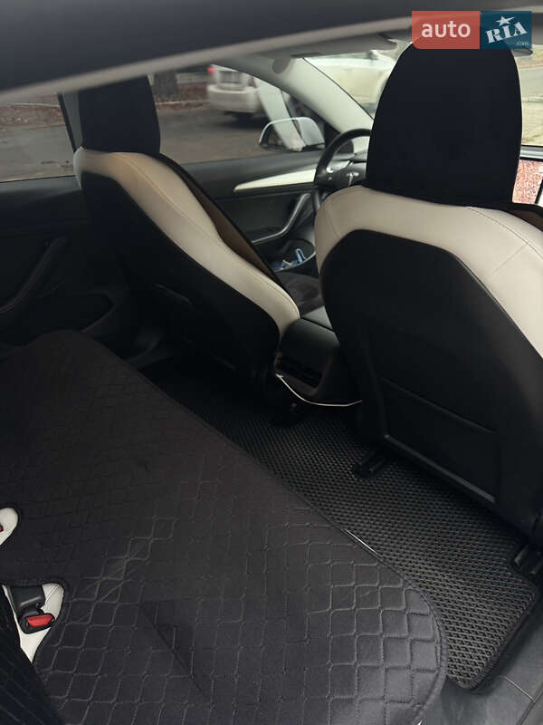 Седан Tesla Model 3 2021 в Каменском