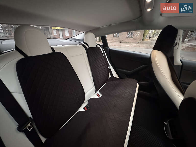 Седан Tesla Model 3 2021 в Каменском