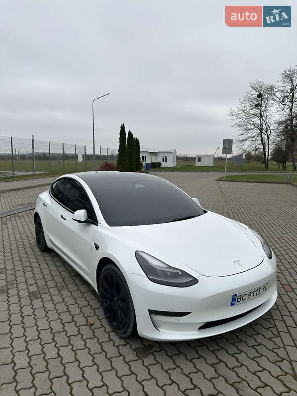 Tesla Model 3 2022