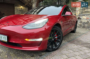 Седан Tesla Model 3 2018 в Трускавці