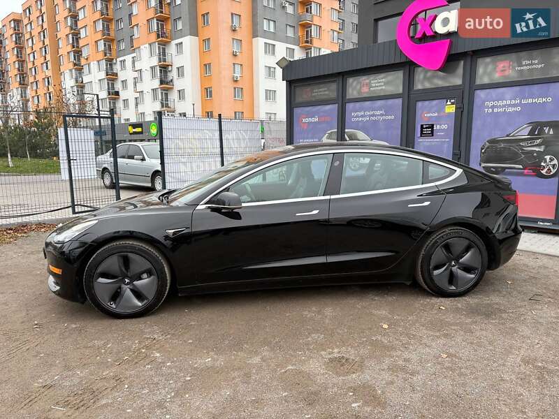 Седан Tesla Model 3 2018 в Виннице