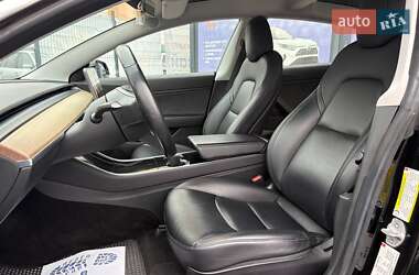 Седан Tesla Model 3 2018 в Виннице