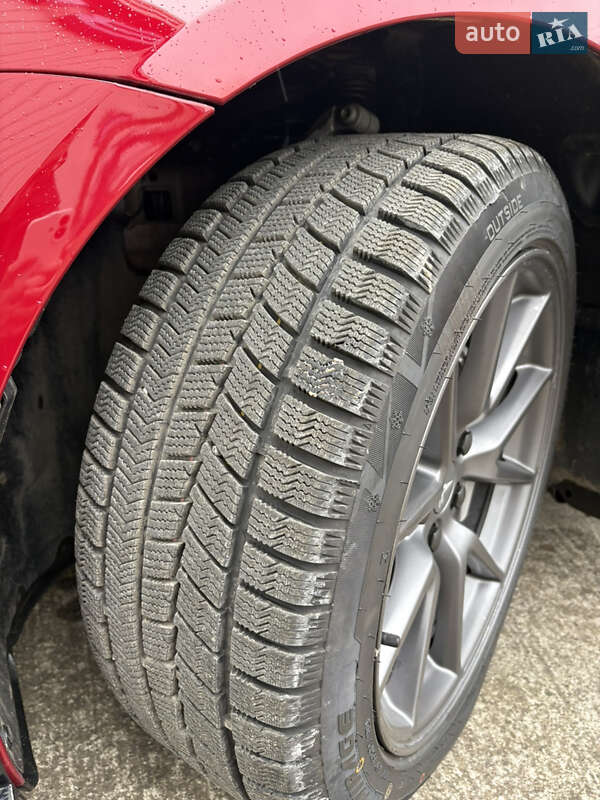 Седан Tesla Model 3 2021 в Черновцах