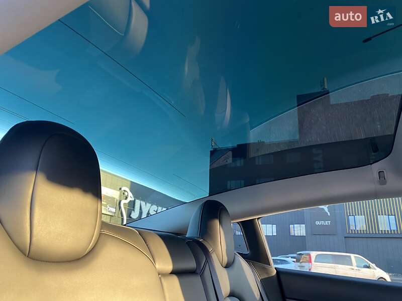 Седан Tesla Model 3 2019 в Киеве