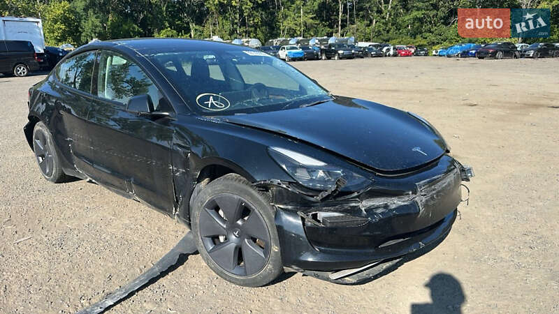 Седан Tesla Model 3 2023 в Рівному