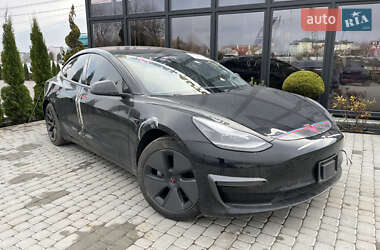 Седан Tesla Model 3 2021 в Львове