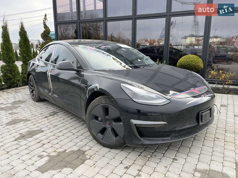 Tesla Model 3 2021
