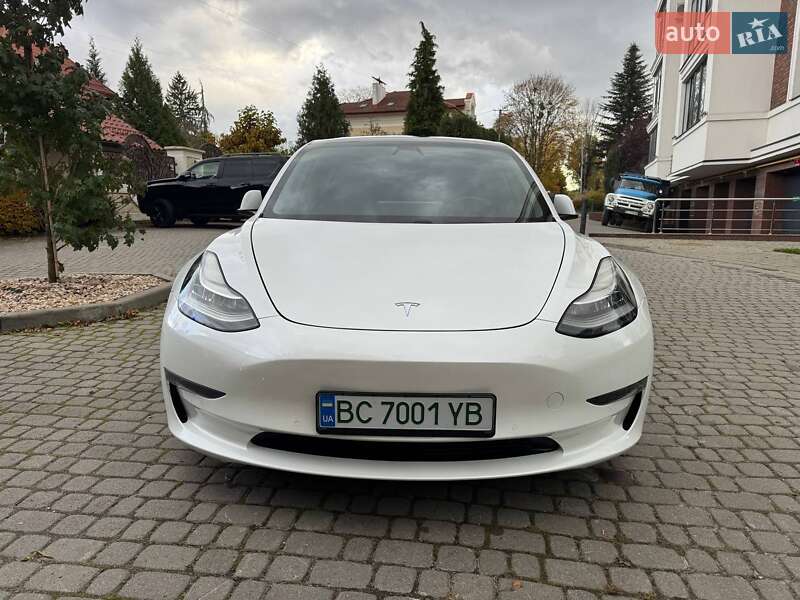 Седан Tesla Model 3 2019 в Львові