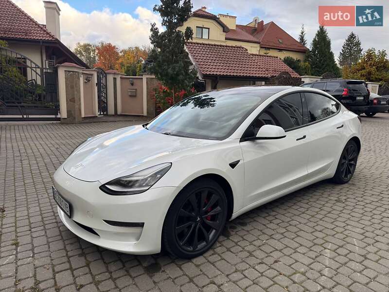 Седан Tesla Model 3 2019 в Львові