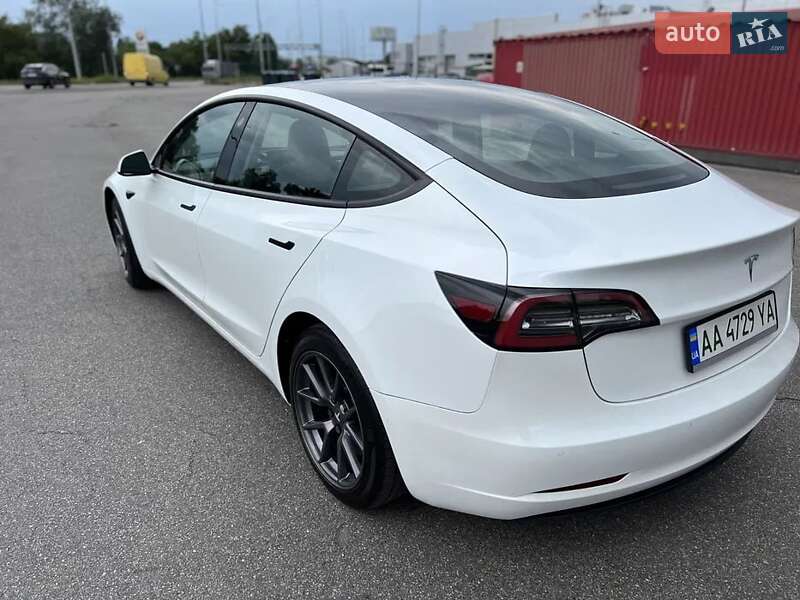 Седан Tesla Model 3 2020 в Киеве фото 3 Седан Tesla Model 3 2020 в Киеве