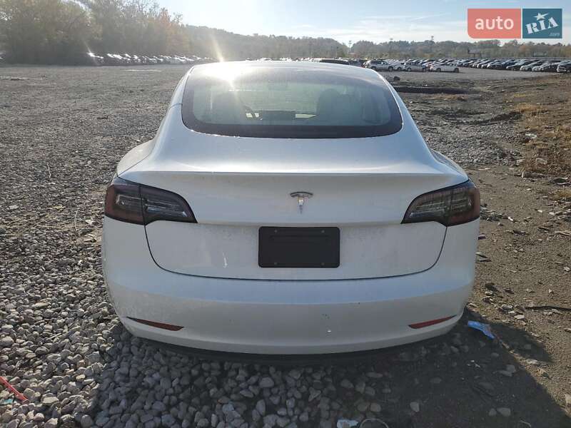 Седан Tesla Model 3 2023 в Львові