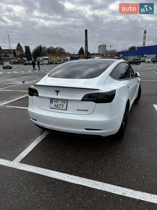 Седан Tesla Model 3 2019 в Житомирі