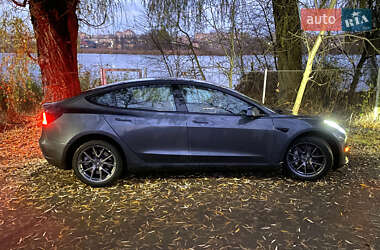 Седан Tesla Model 3 2023 в Вінниці