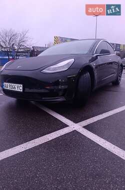 Седан Tesla Model 3 2020 в Києві