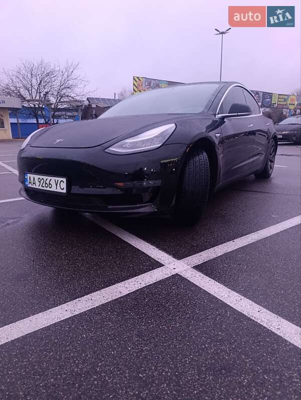 Tesla Model 3 2020