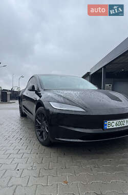 Седан Tesla Model 3 2024 в Буську