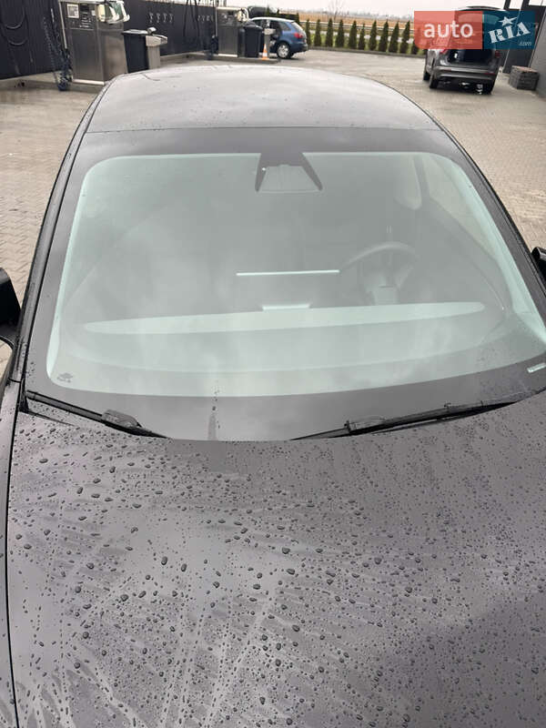 Седан Tesla Model 3 2024 в Буске