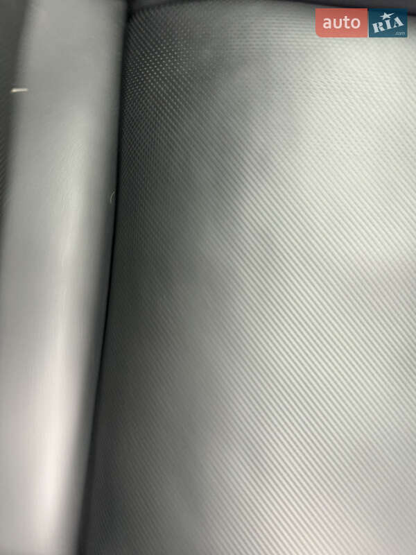 Седан Tesla Model 3 2024 в Буске