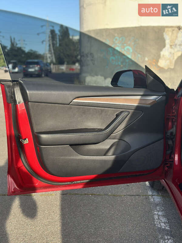 Седан Tesla Model 3 2021 в Києві