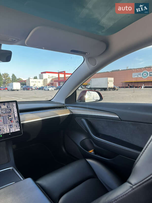 Седан Tesla Model 3 2021 в Києві
