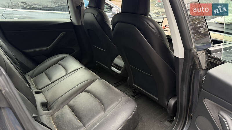 Седан Tesla Model 3 2021 в Львові