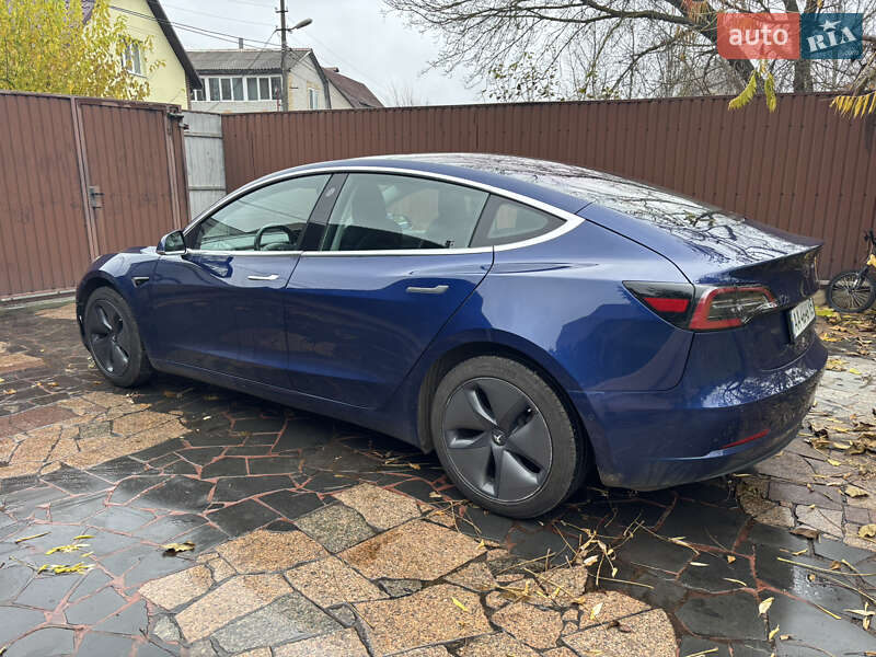 Седан Tesla Model 3 2019 в Киеве