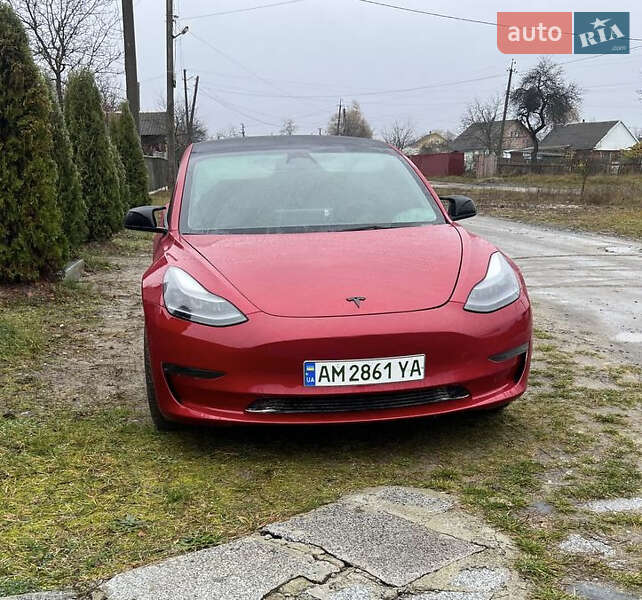 Седан Tesla Model 3 2023 в Житомирі