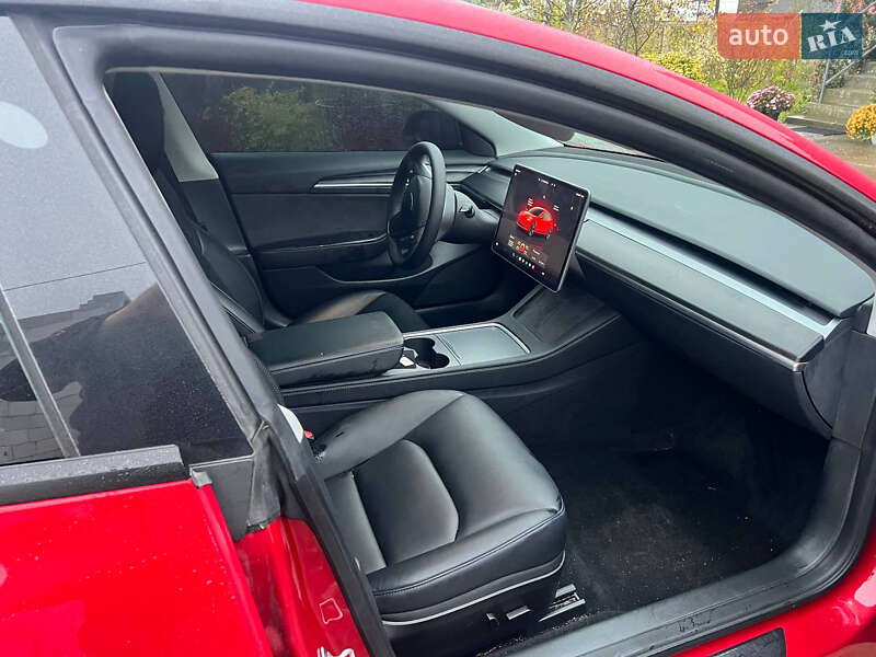 Седан Tesla Model 3 2023 в Житомирі