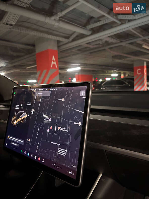 Седан Tesla Model 3 2020 в Львове