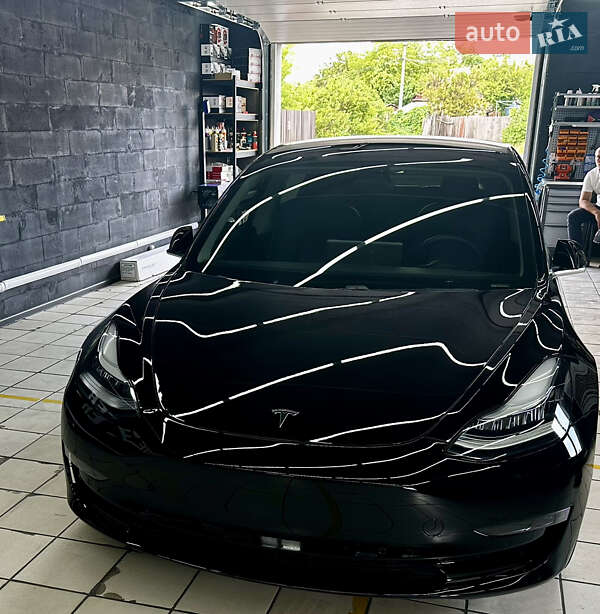 Седан Tesla Model 3 2019 в Киеве