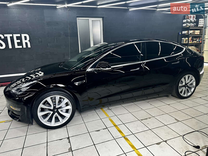 Седан Tesla Model 3 2019 в Киеве