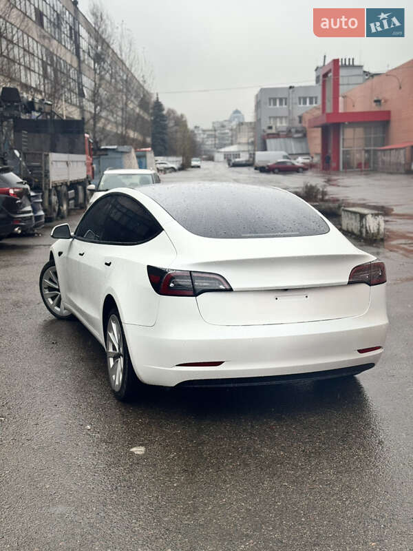 Седан Tesla Model 3 2022 в Киеве фото 5 Седан Tesla Model 3 2022 в Киеве