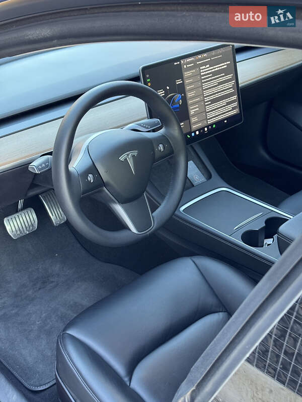Седан Tesla Model 3 2021 в Львові