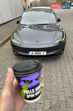 Седан Tesla Model 3 2024 в Днепре