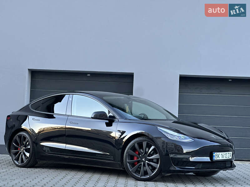 Седан Tesla Model 3 2019 в Тернополі