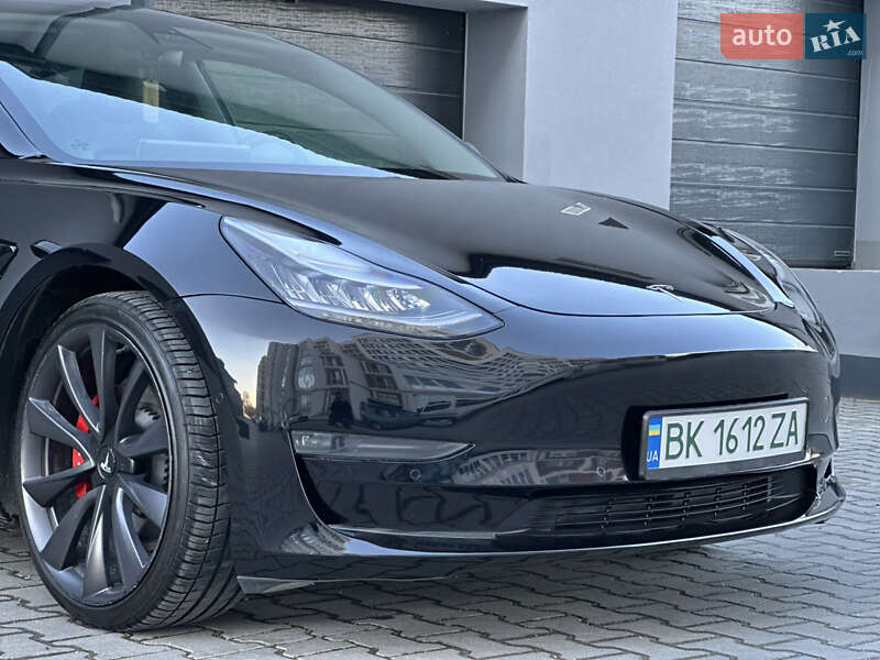 Седан Tesla Model 3 2019 в Тернополі