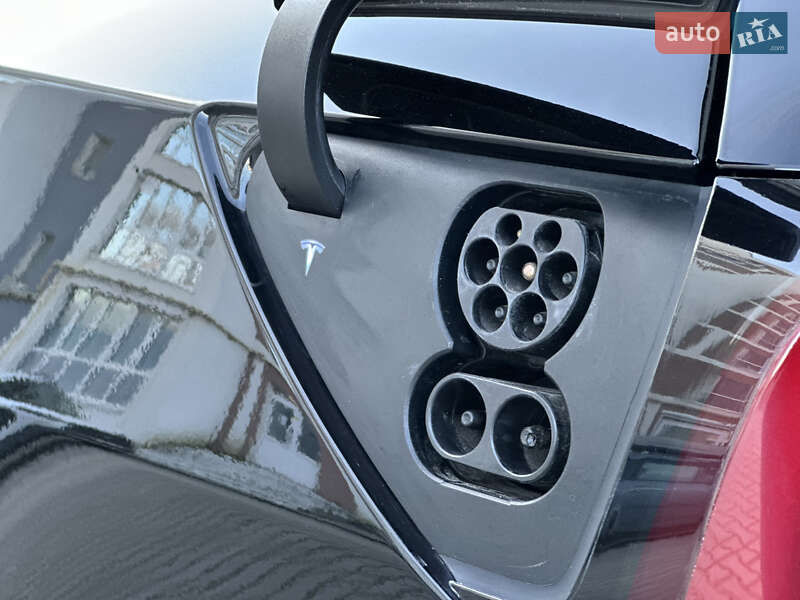 Седан Tesla Model 3 2019 в Тернополі