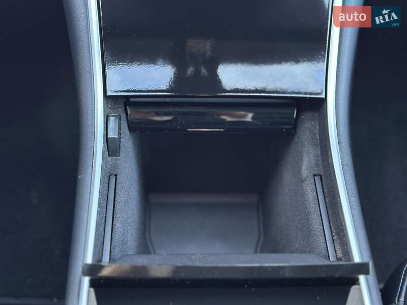 Седан Tesla Model 3 2019 в Тернополі