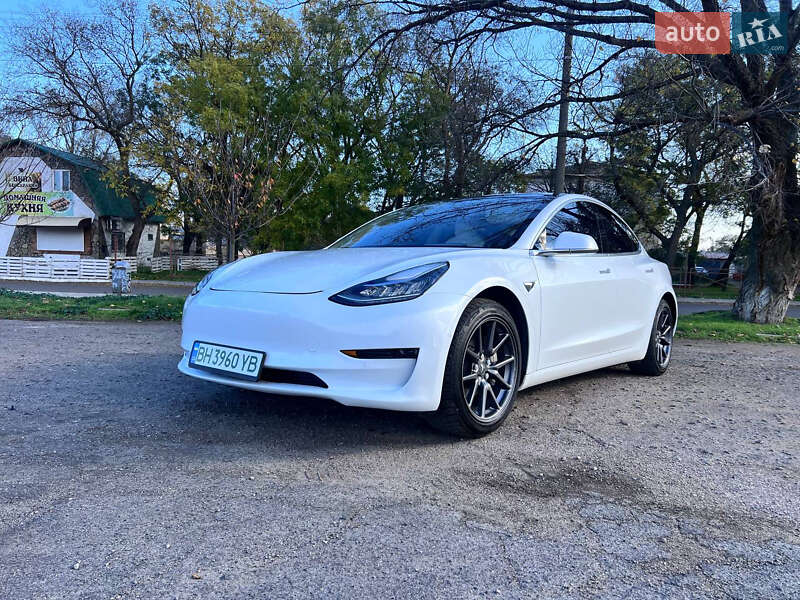 Седан Tesla Model 3 2020 в Одессе