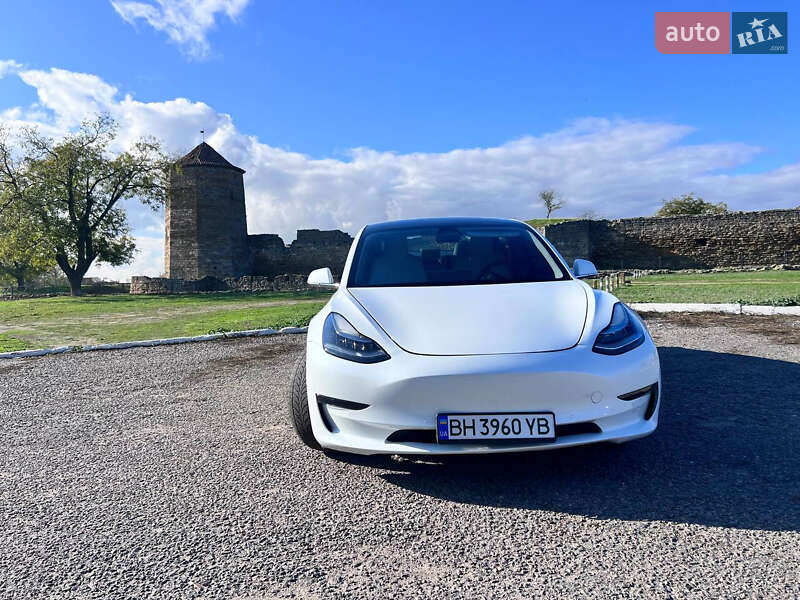 Седан Tesla Model 3 2020 в Одессе
