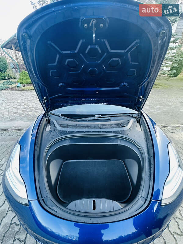 Седан Tesla Model 3 2018 в Львове фото 29 Седан Tesla Model 3 2018 в Львове