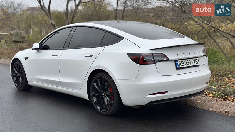 Седан Tesla Model 3 2021 в Виннице