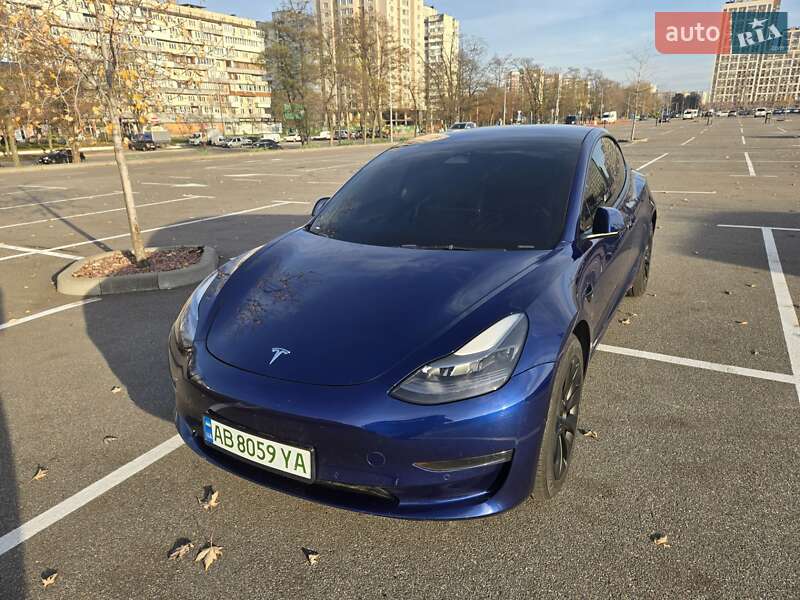 Седан Tesla Model 3 2022 в Киеве
