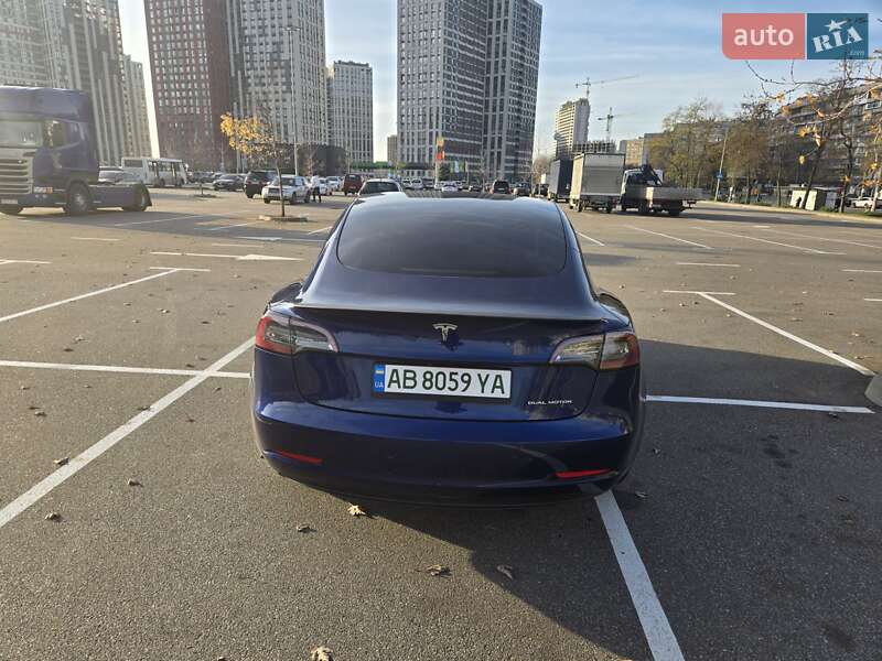 Седан Tesla Model 3 2022 в Киеве